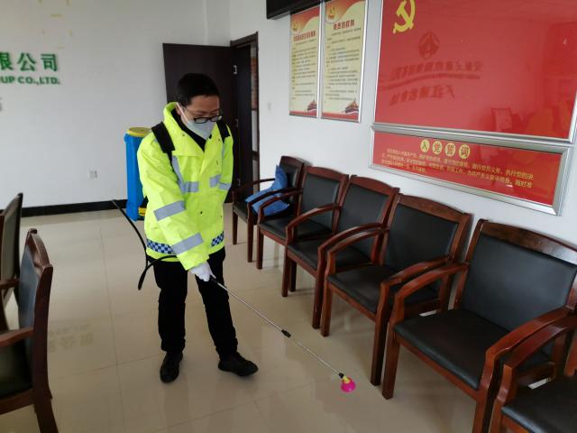 我身邊的共產(chǎn)黨員 廬江公司 張赫.jpg